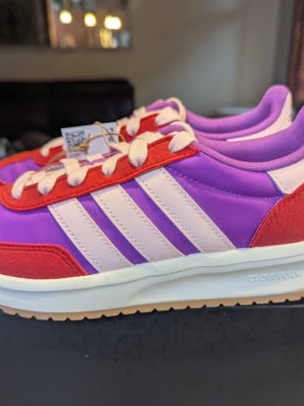 Adidas Run 70s size 4 youth - New in Box